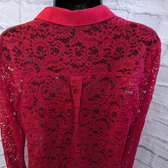 Express Red Lace Blouse - Picture 4 of 9